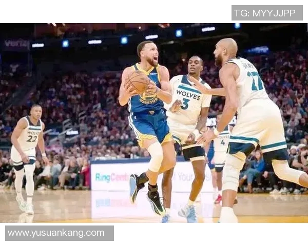 勇士与森林狼激战三月二十日NBA赛场精彩瞬间回顾